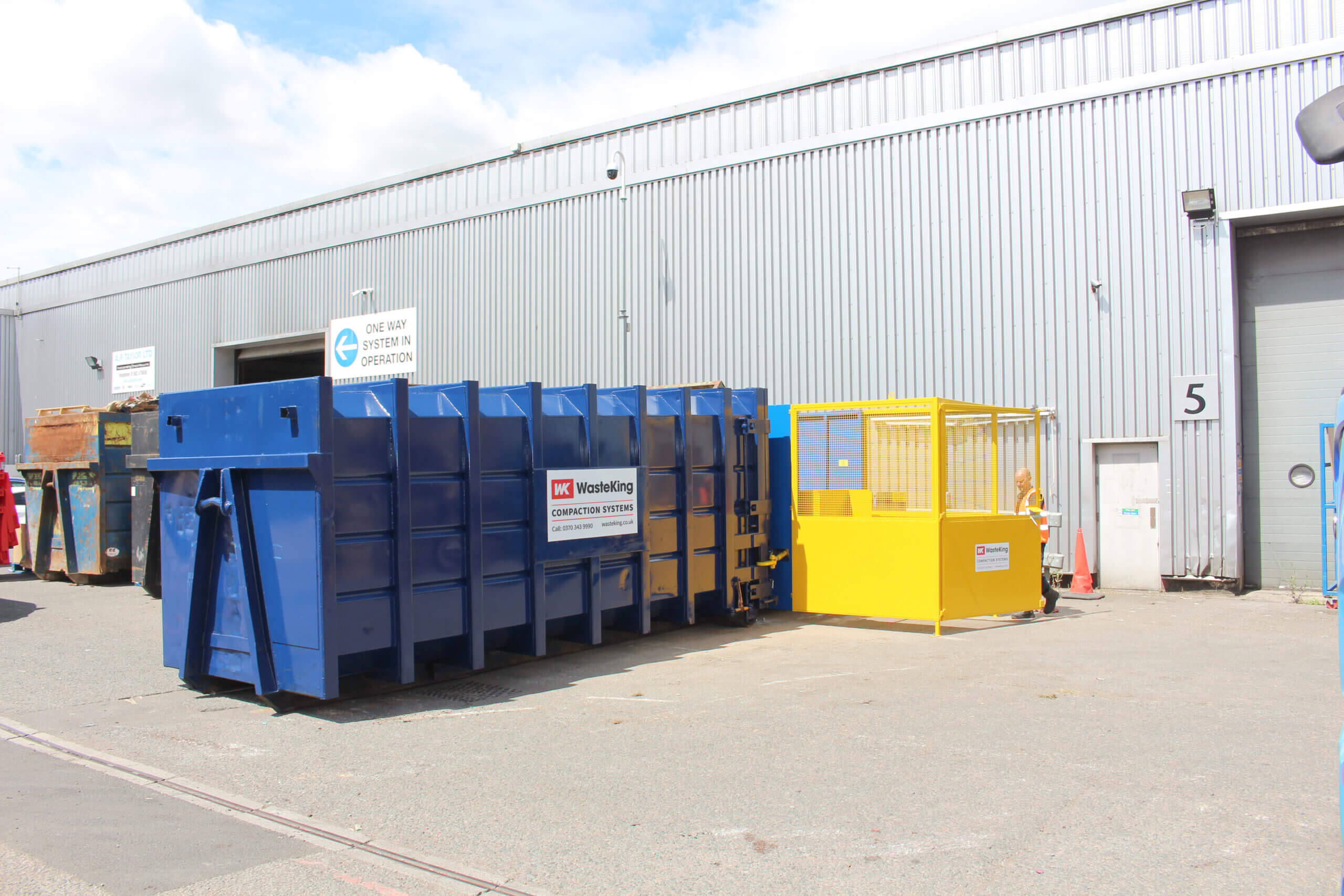 Compactor-Waste-King-2020